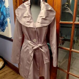 Elegant Women's Satin Coat with Ruffled Collar